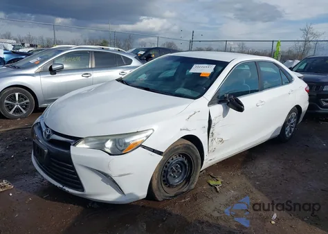 2017 Toyota Camry Le z USA, uszkodzony, nr VIN 4T1BF1FKXHU283285